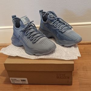 Steve Madden Women's Maxima Sneaker, Baby Blue Multi, 7.5 - BOX DAMAGED